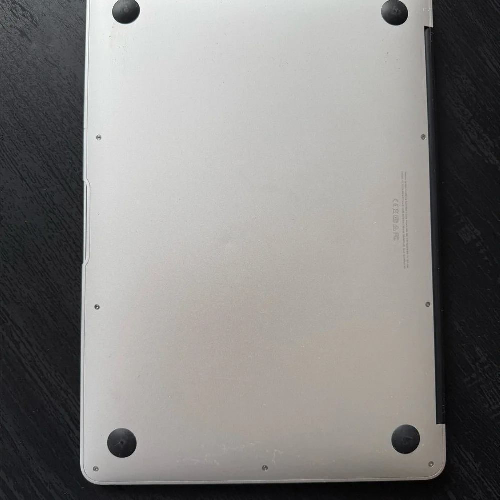 2017 MacBook Air 13-inch (Intel i5, 128 GB)